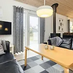 12 Person In Rodby-by Traum * Rødby