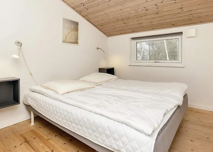 Holiday home 12 Person In Rodby-by Traum *